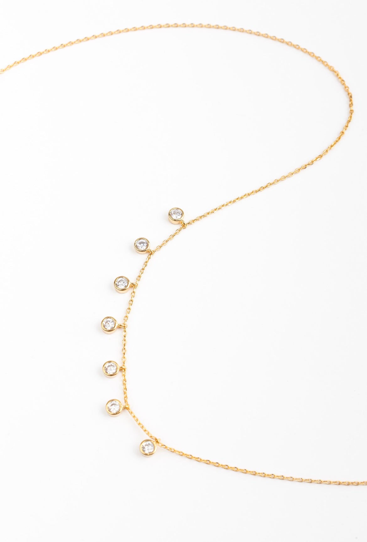 DANGLING DIAMOND NECKLACE