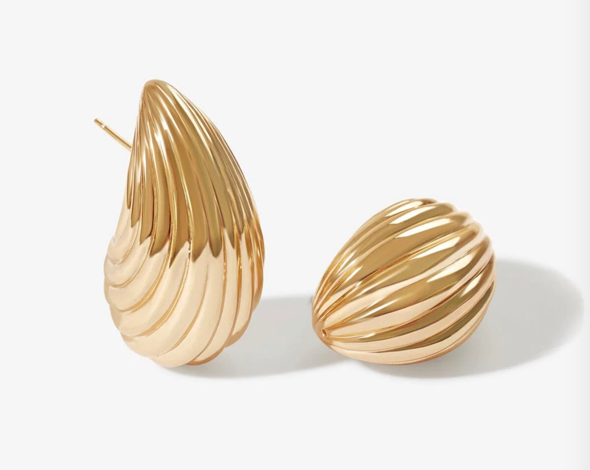 GOLD SHELL EARRINGS