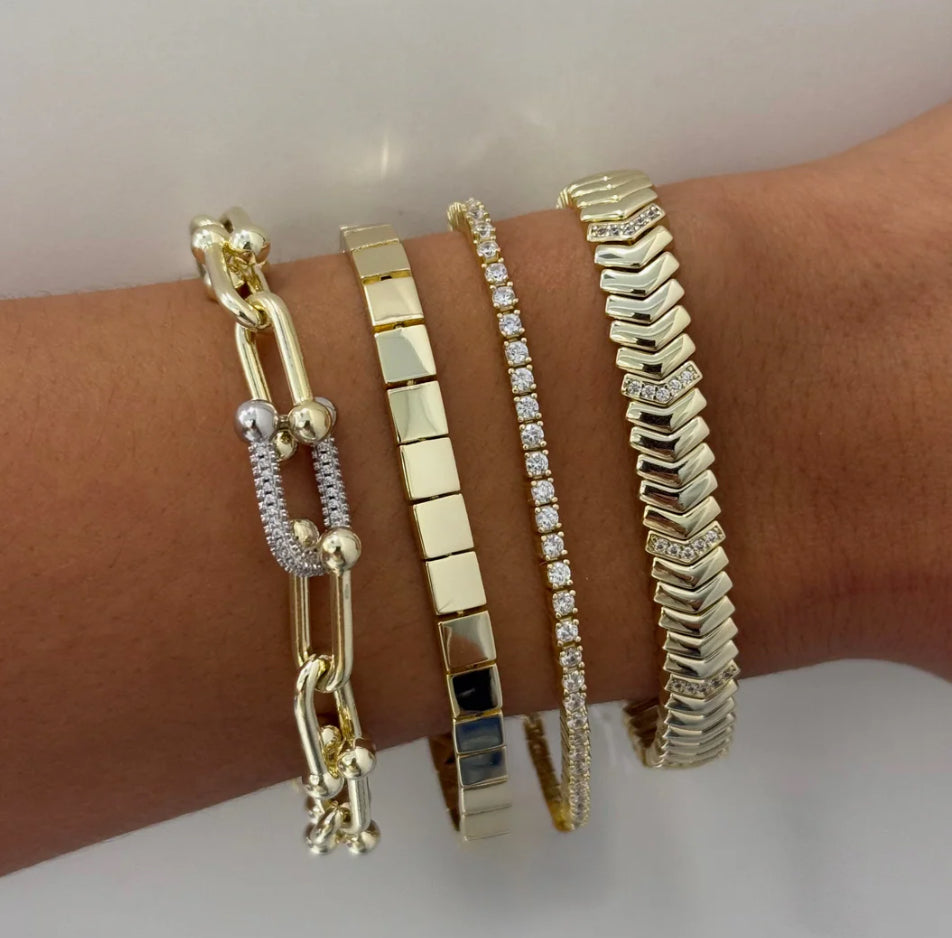 THE PAVE ARROW STRETCHY BRACELET