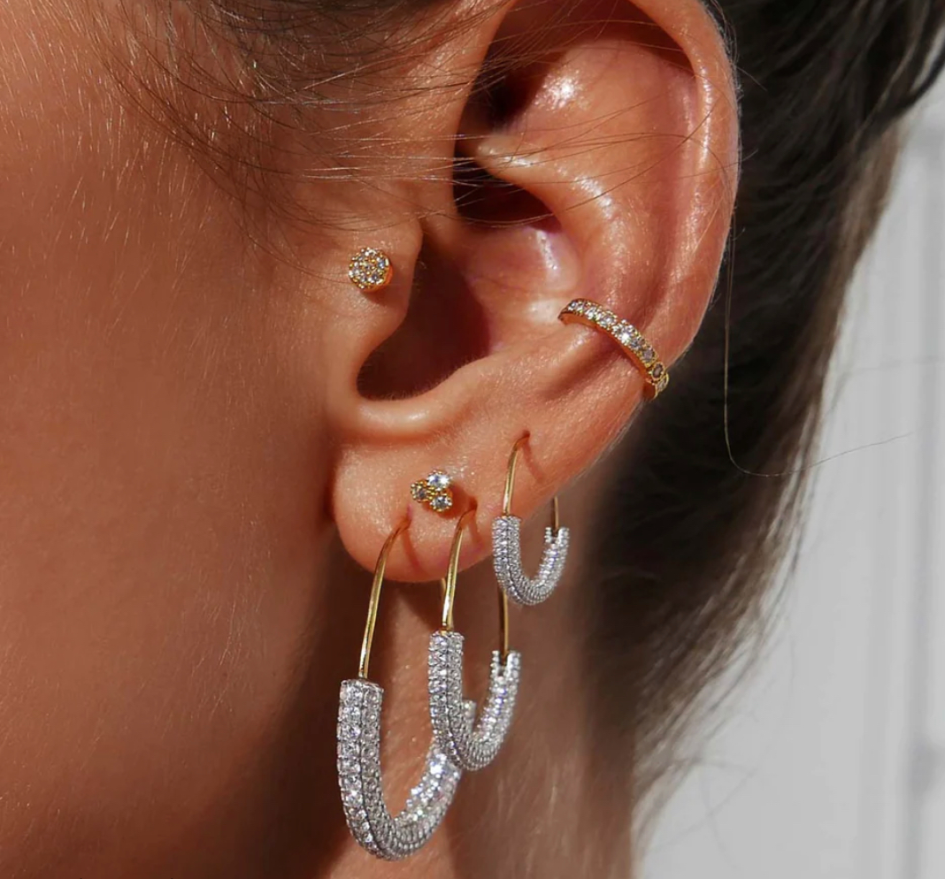 MEDIUM HOOP EARRINGS